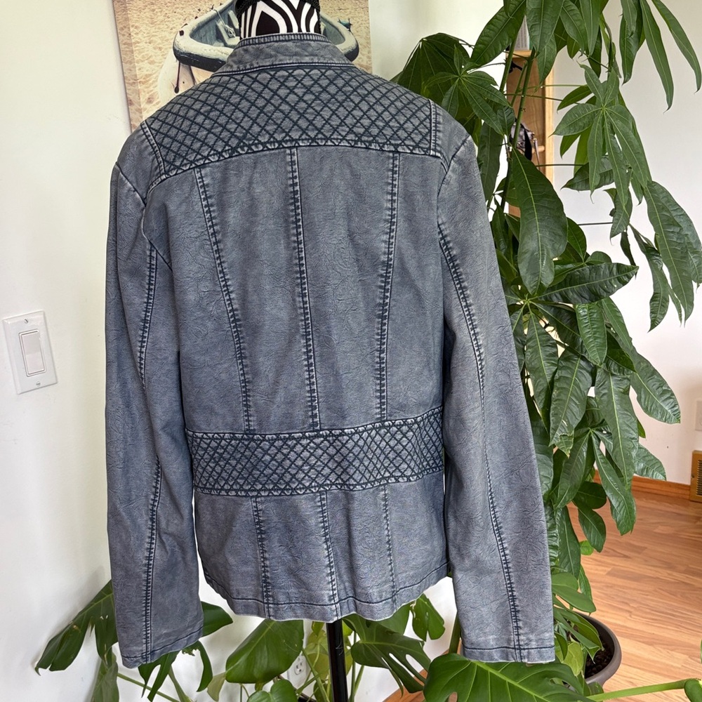Point Zero Women's Washed Gray Zip-Front Jean Jacket super cute